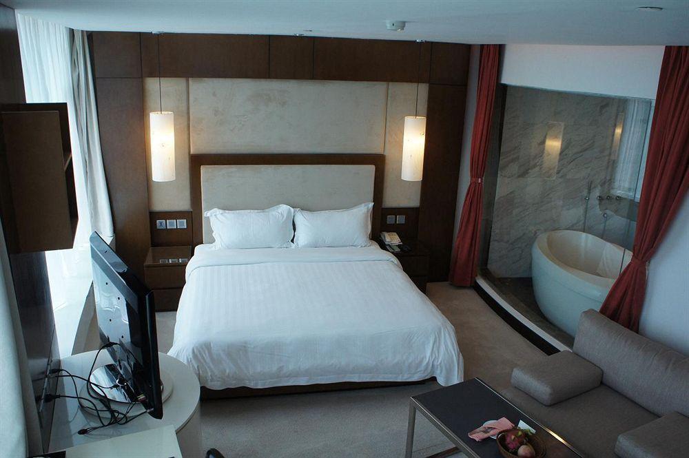 The Hanoi Club Hotel & Residences Екстер'єр фото