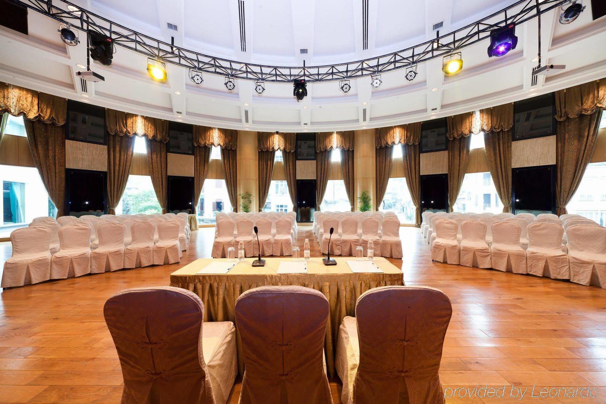 The Hanoi Club Hotel & Residences Екстер'єр фото